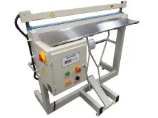 Stroje, systémy a balicí linky pro výrobu obalů v Polsku